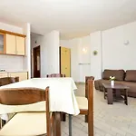 Ana Apartamento