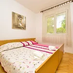 Ana Apartamento *