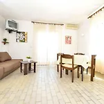 Ana Apartamento *