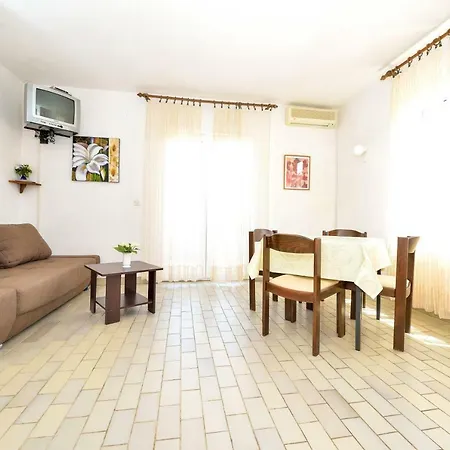 Ana Apartman *